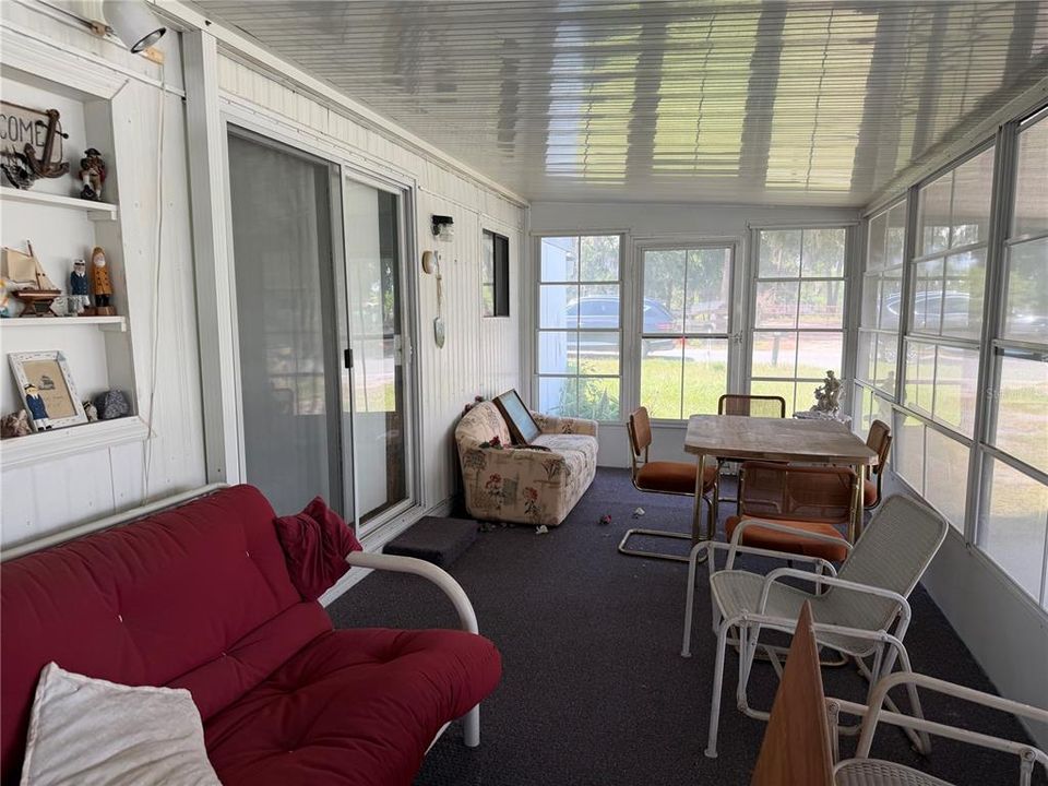 For Sale: $139,900 (2 beds, 2 baths, 840 Square Feet)