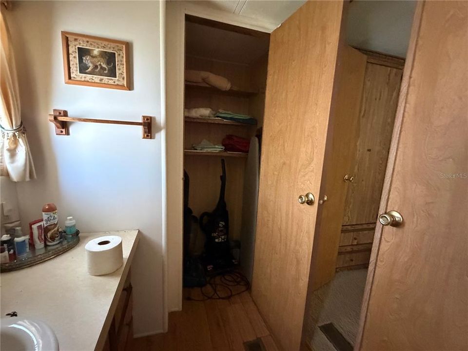 For Sale: $139,900 (2 beds, 2 baths, 840 Square Feet)