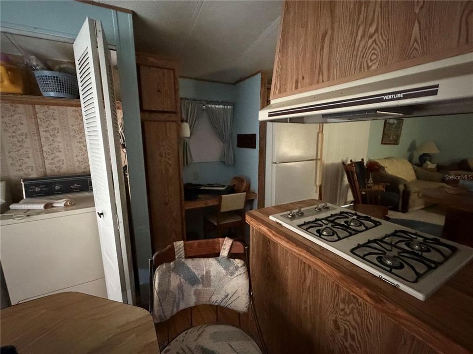 For Sale: $139,900 (2 beds, 2 baths, 840 Square Feet)