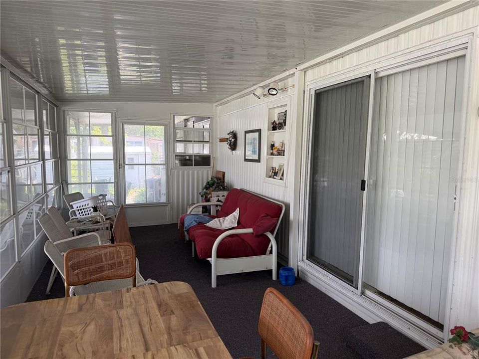For Sale: $139,900 (2 beds, 2 baths, 840 Square Feet)