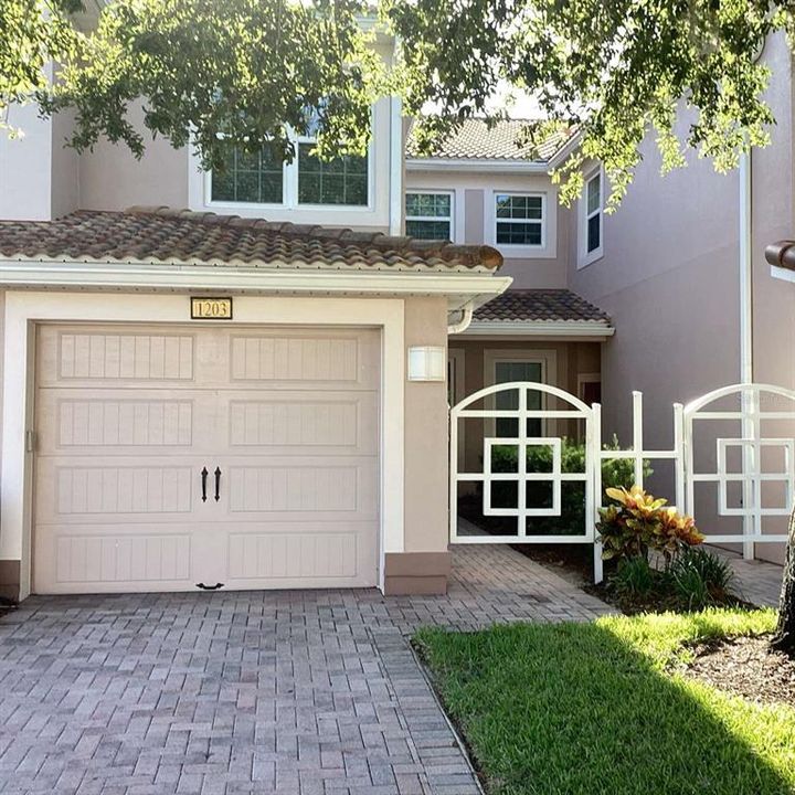 Active With Contract: $1,850 (2 beds, 2 baths, 1504 Square Feet)
