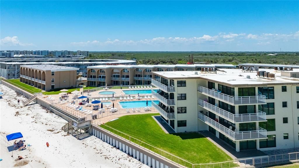 На продажу: $555,500 (2 спален, 2 ванн, 1008 Квадратных фут)