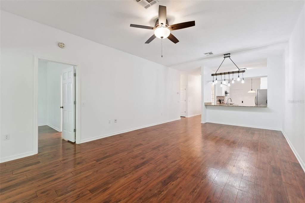 For Sale: $234,000 (2 beds, 2 baths, 1368 Square Feet)