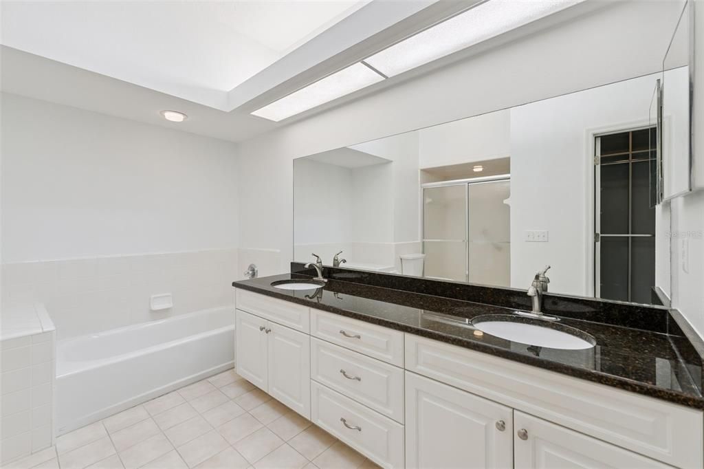 For Sale: $234,000 (2 beds, 2 baths, 1368 Square Feet)