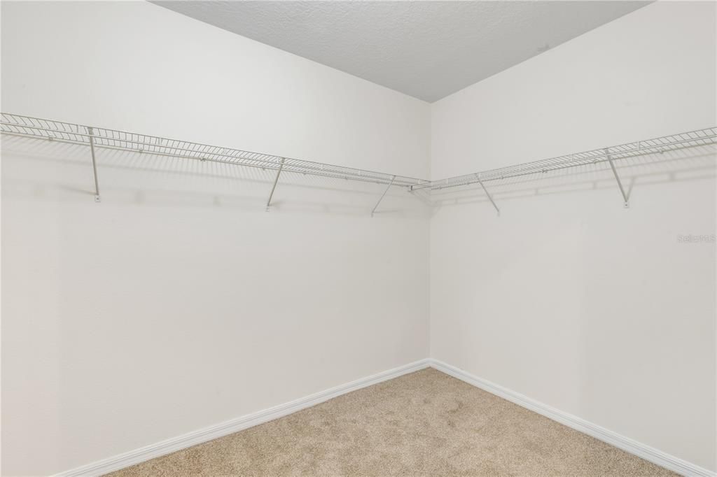 En Venta: $314,900 (4 camas, 2 baños, 2319 Pies cuadrados)