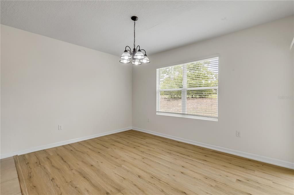 En Venta: $314,900 (4 camas, 2 baños, 2319 Pies cuadrados)