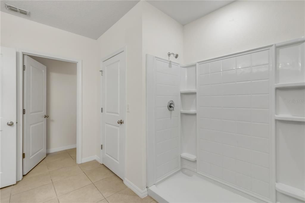 En Venta: $314,900 (4 camas, 2 baños, 2319 Pies cuadrados)