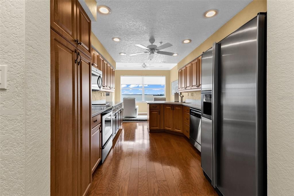 For Sale: $599,000 (3 beds, 2 baths, 2172 Square Feet)