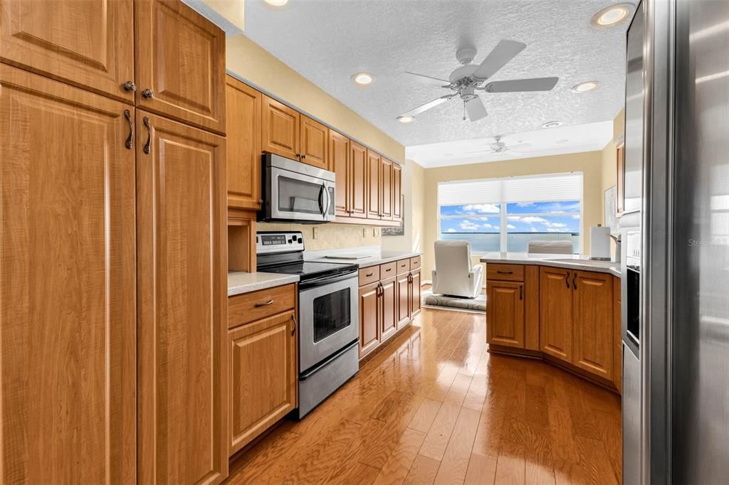 For Sale: $599,000 (3 beds, 2 baths, 2172 Square Feet)