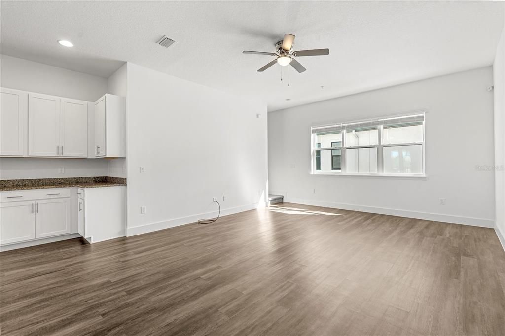 В аренду: $2,875 (3 спален, 2 ванн, 1800 Квадратных фут)