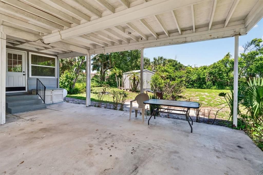 Activo con contrato: $285,000 (4 camas, 2 baños, 1698 Pies cuadrados)