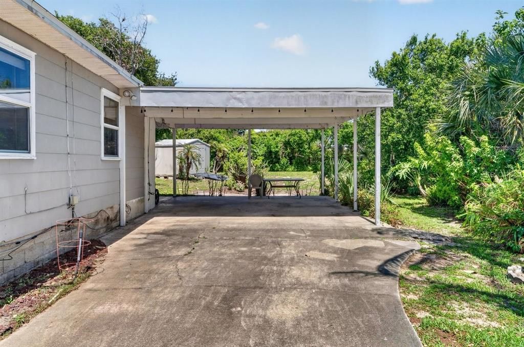 Activo con contrato: $285,000 (4 camas, 2 baños, 1698 Pies cuadrados)