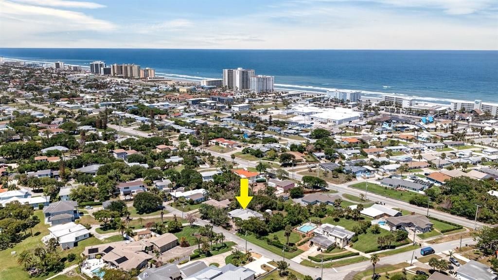 Activo con contrato: $285,000 (4 camas, 2 baños, 1698 Pies cuadrados)