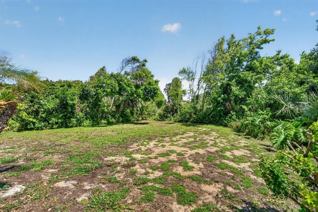 Activo con contrato: $285,000 (4 camas, 2 baños, 1698 Pies cuadrados)