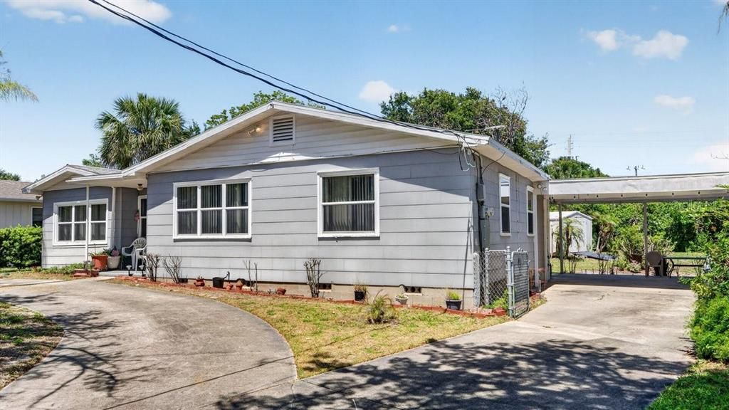 Activo con contrato: $285,000 (4 camas, 2 baños, 1698 Pies cuadrados)