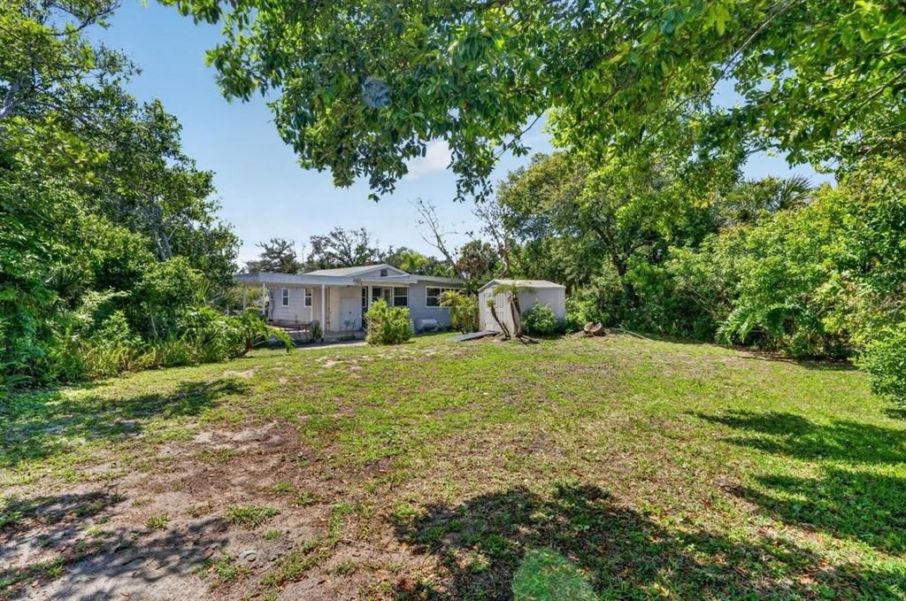 Activo con contrato: $285,000 (4 camas, 2 baños, 1698 Pies cuadrados)