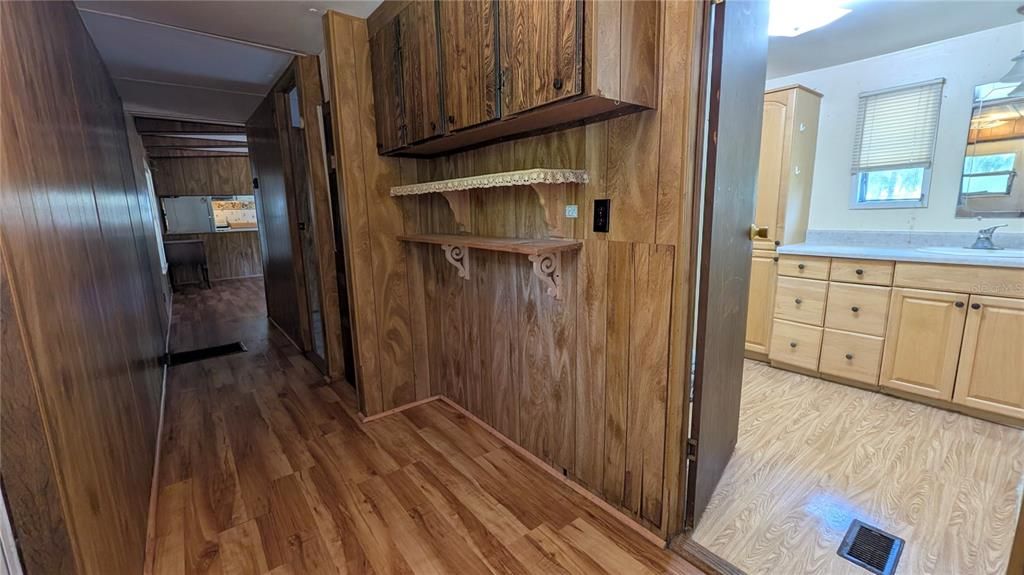 For Sale: $110,000 (2 beds, 1 baths, 770 Square Feet)