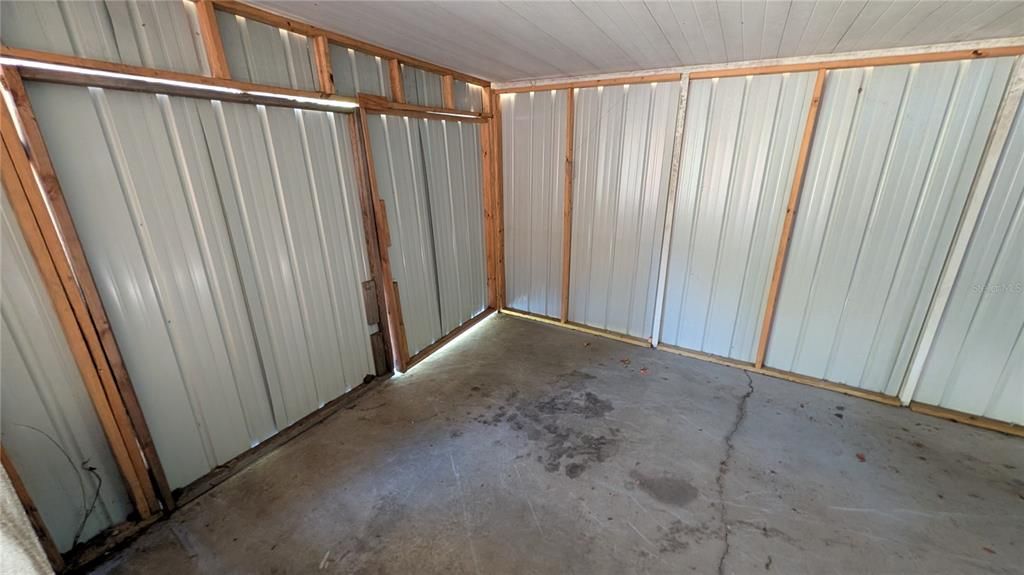 For Sale: $110,000 (2 beds, 1 baths, 770 Square Feet)