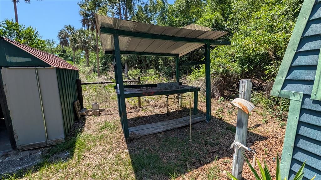 For Sale: $110,000 (2 beds, 1 baths, 770 Square Feet)