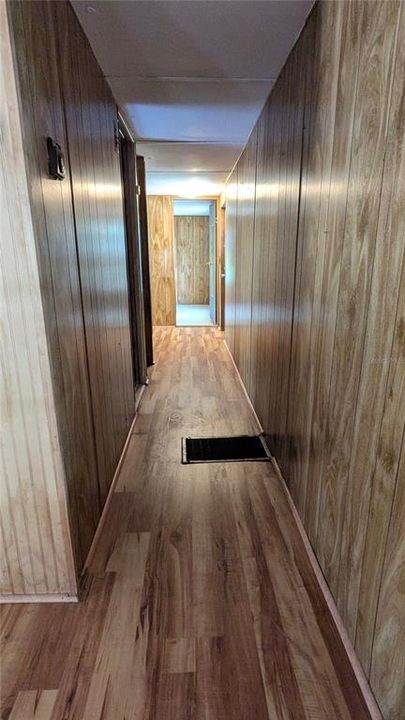 For Sale: $110,000 (2 beds, 1 baths, 770 Square Feet)
