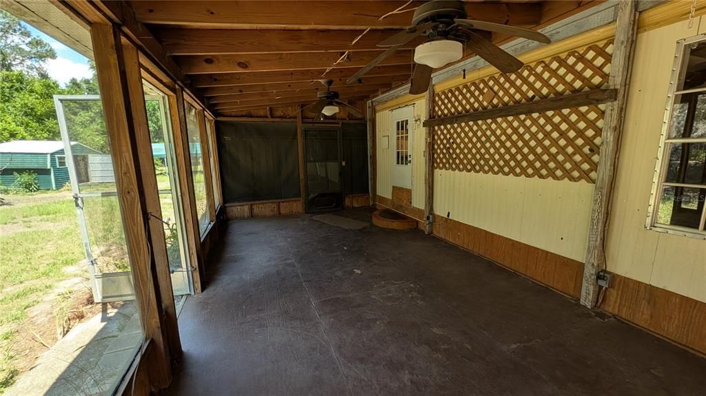 For Sale: $110,000 (2 beds, 1 baths, 770 Square Feet)