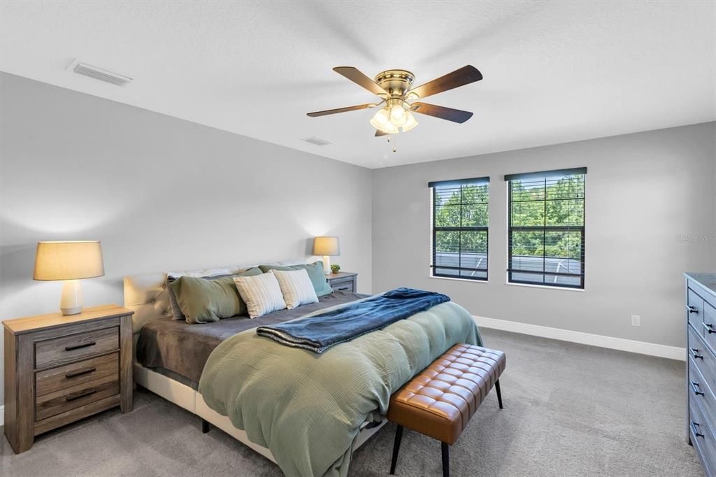For Sale: $980,000 (5 beds, 4 baths, 3547 Square Feet)