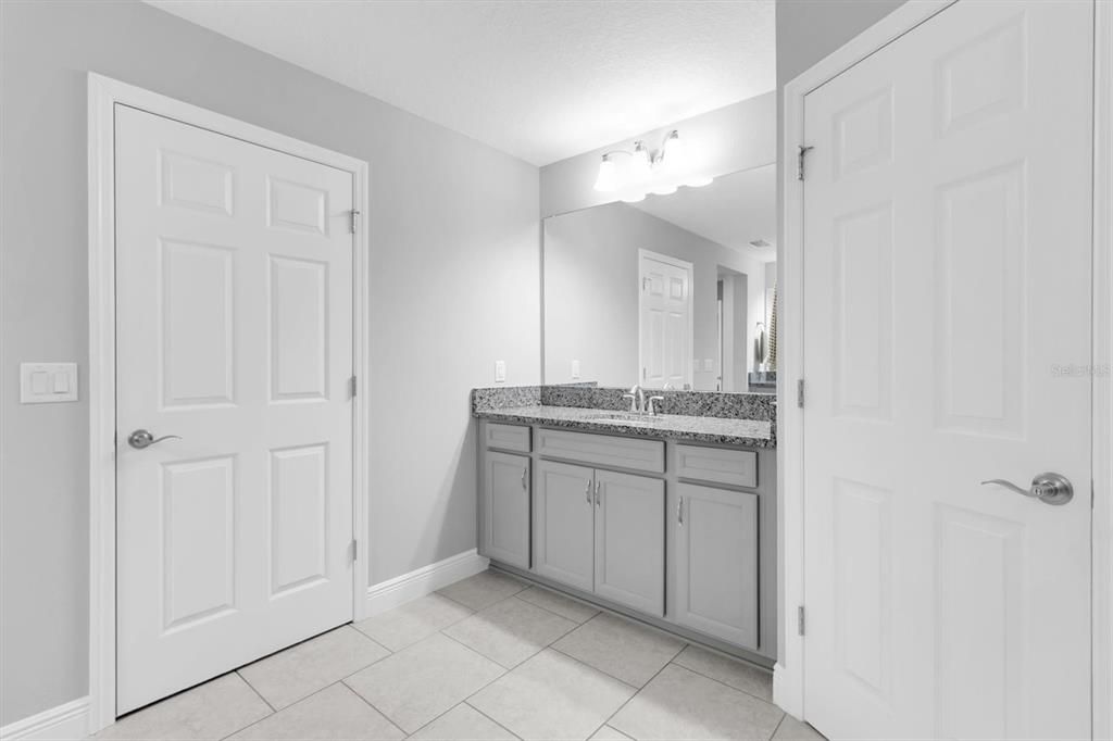 For Sale: $980,000 (5 beds, 4 baths, 3547 Square Feet)