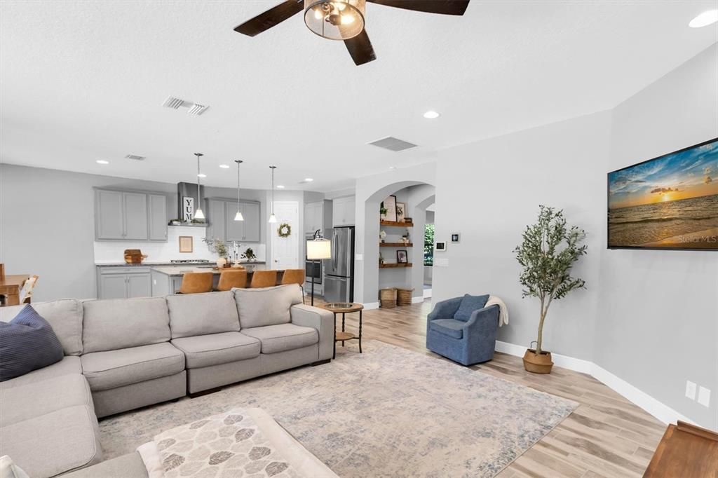 For Sale: $980,000 (5 beds, 4 baths, 3547 Square Feet)