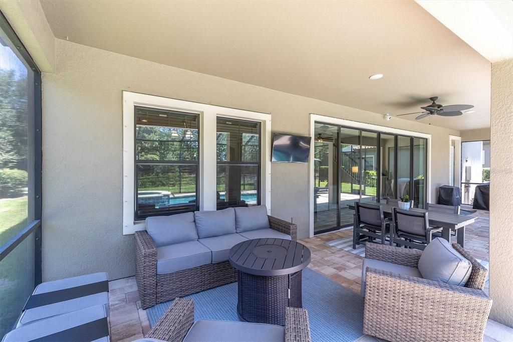 For Sale: $980,000 (5 beds, 4 baths, 3547 Square Feet)