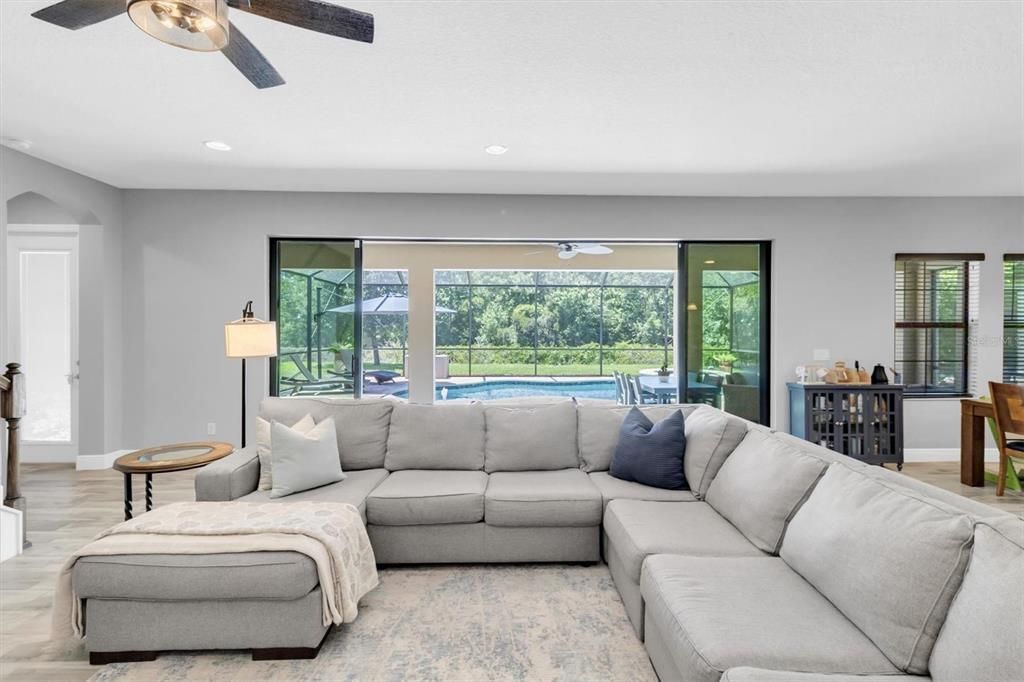 For Sale: $980,000 (5 beds, 4 baths, 3547 Square Feet)