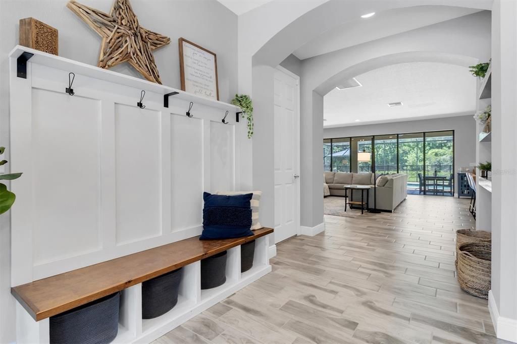 For Sale: $980,000 (5 beds, 4 baths, 3547 Square Feet)