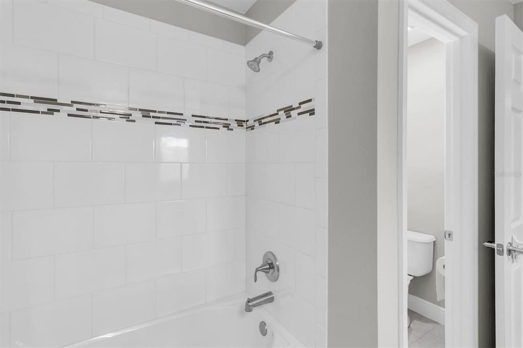 For Sale: $980,000 (5 beds, 4 baths, 3547 Square Feet)