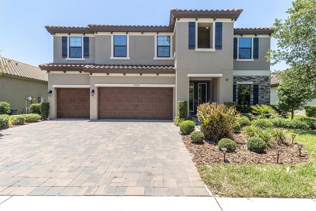 For Sale: $980,000 (5 beds, 4 baths, 3547 Square Feet)