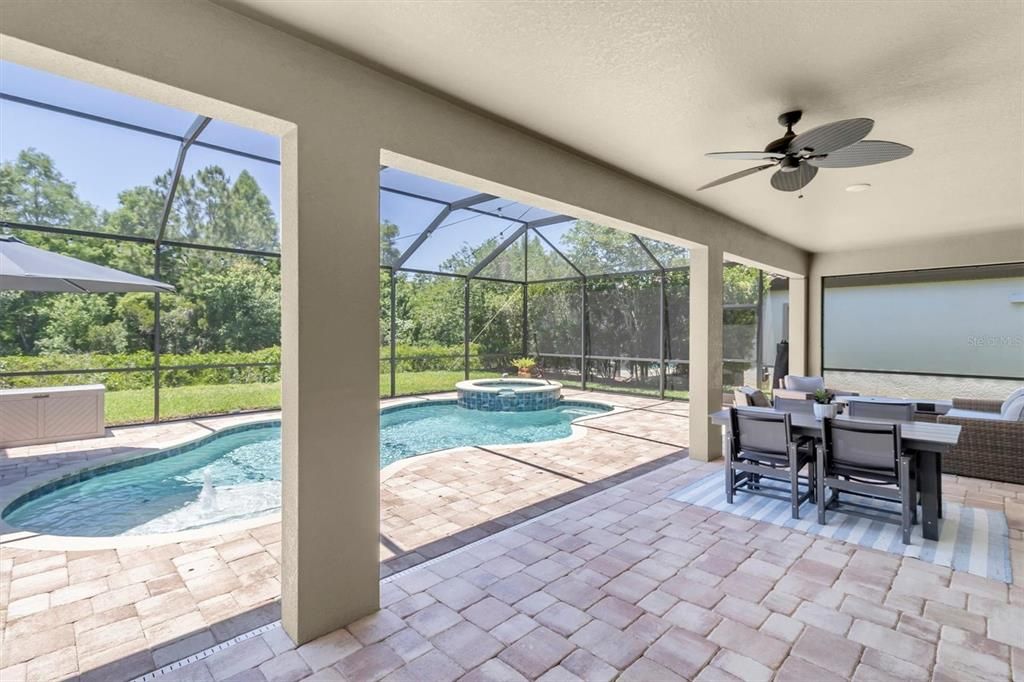 For Sale: $980,000 (5 beds, 4 baths, 3547 Square Feet)