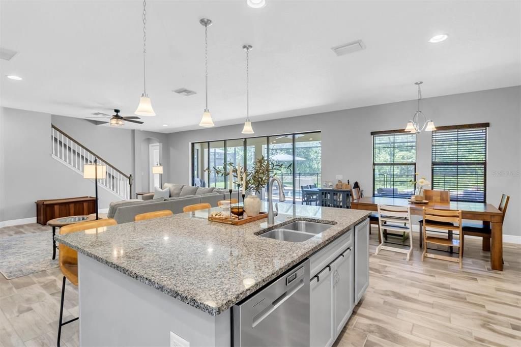 For Sale: $980,000 (5 beds, 4 baths, 3547 Square Feet)