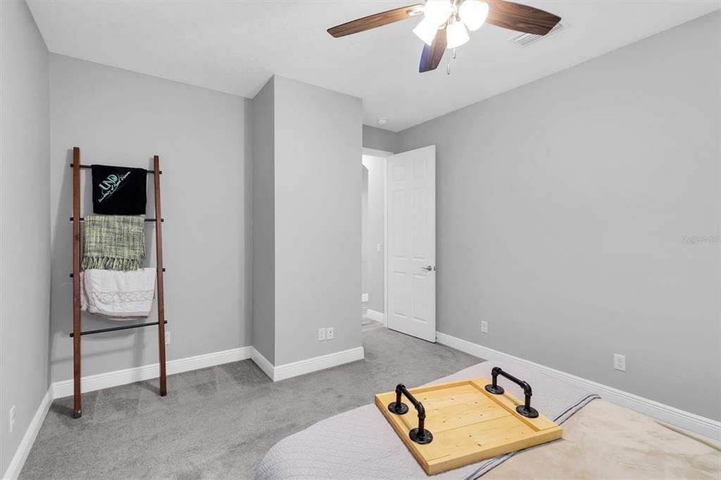 For Sale: $980,000 (5 beds, 4 baths, 3547 Square Feet)