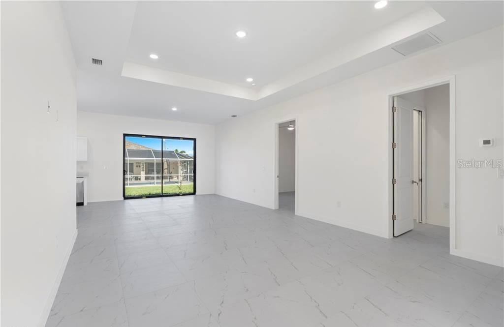 En Venta: $420,000 (4 camas, 3 baños, 1904 Pies cuadrados)