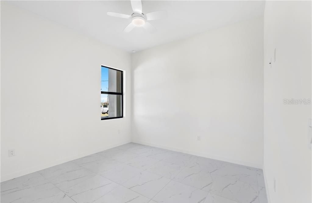 En Venta: $420,000 (4 camas, 3 baños, 1904 Pies cuadrados)