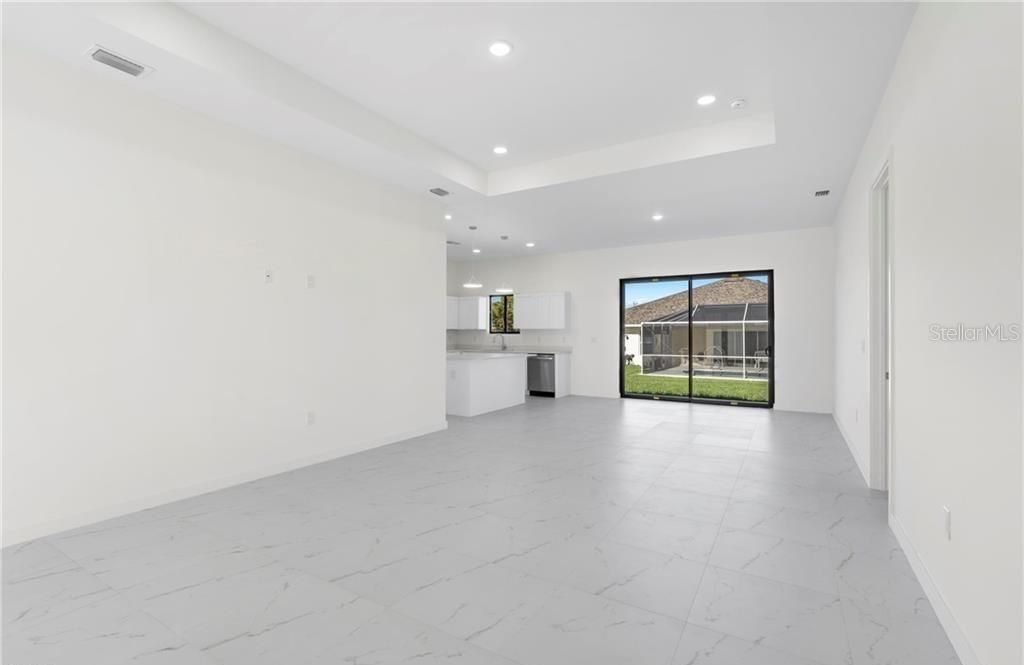 En Venta: $420,000 (4 camas, 3 baños, 1904 Pies cuadrados)