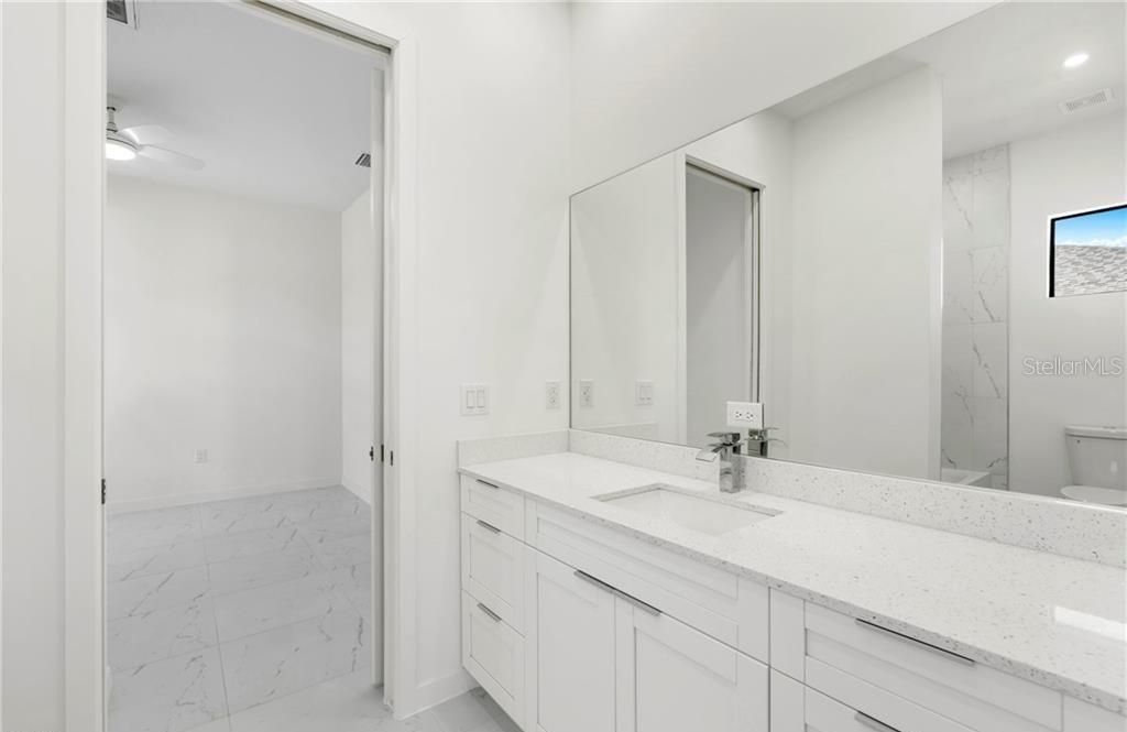 En Venta: $420,000 (4 camas, 3 baños, 1904 Pies cuadrados)