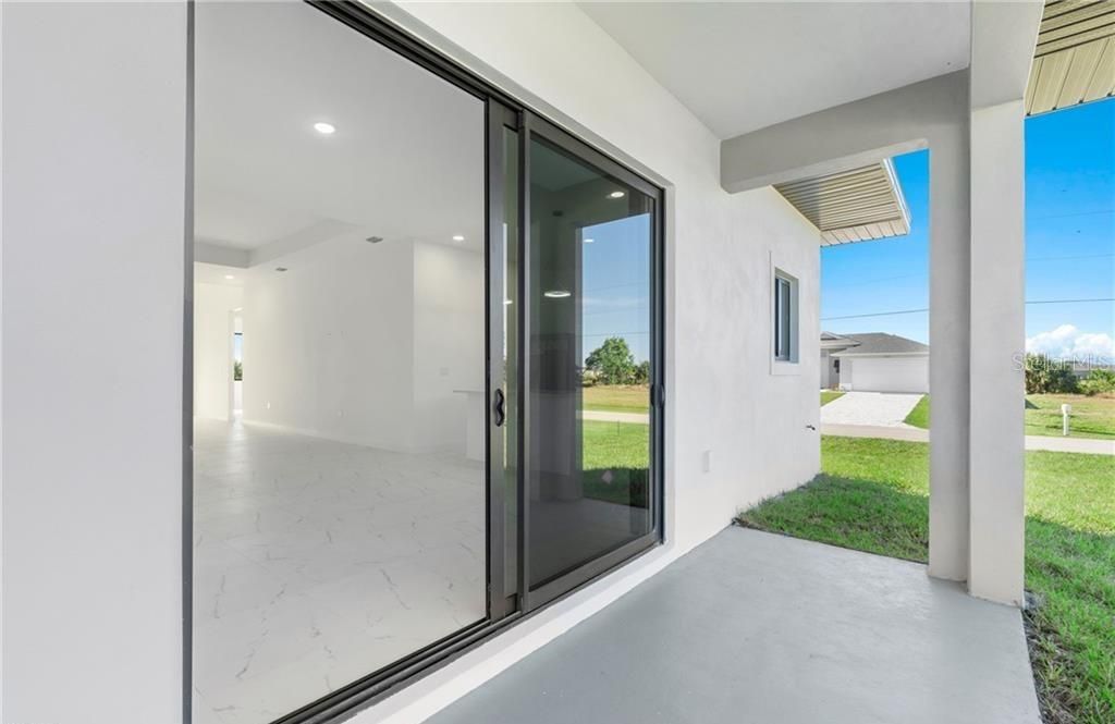 En Venta: $420,000 (4 camas, 3 baños, 1904 Pies cuadrados)
