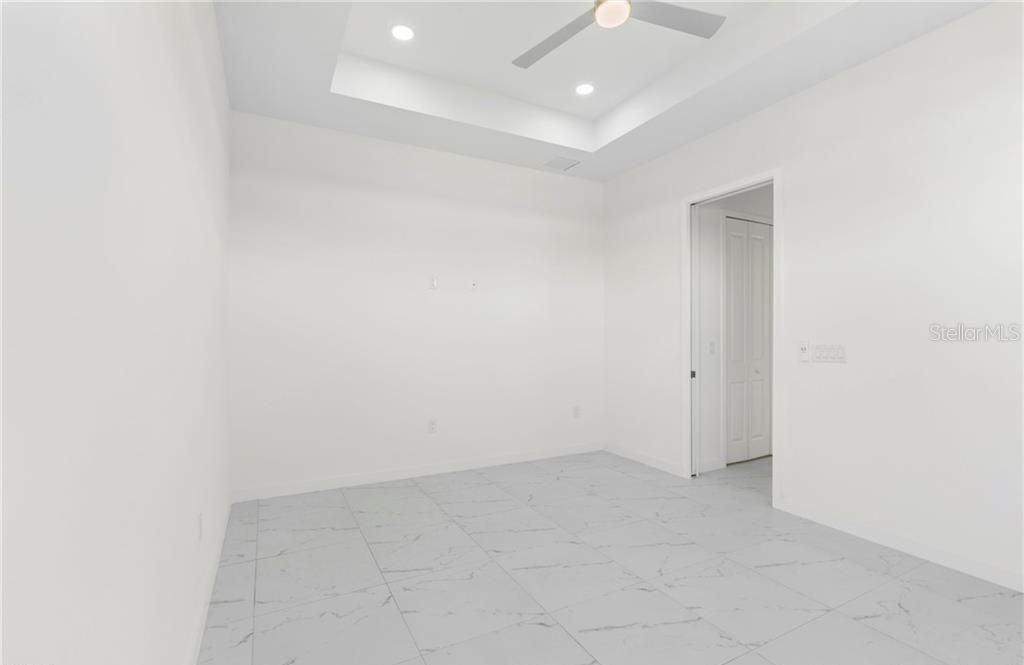 En Venta: $420,000 (4 camas, 3 baños, 1904 Pies cuadrados)