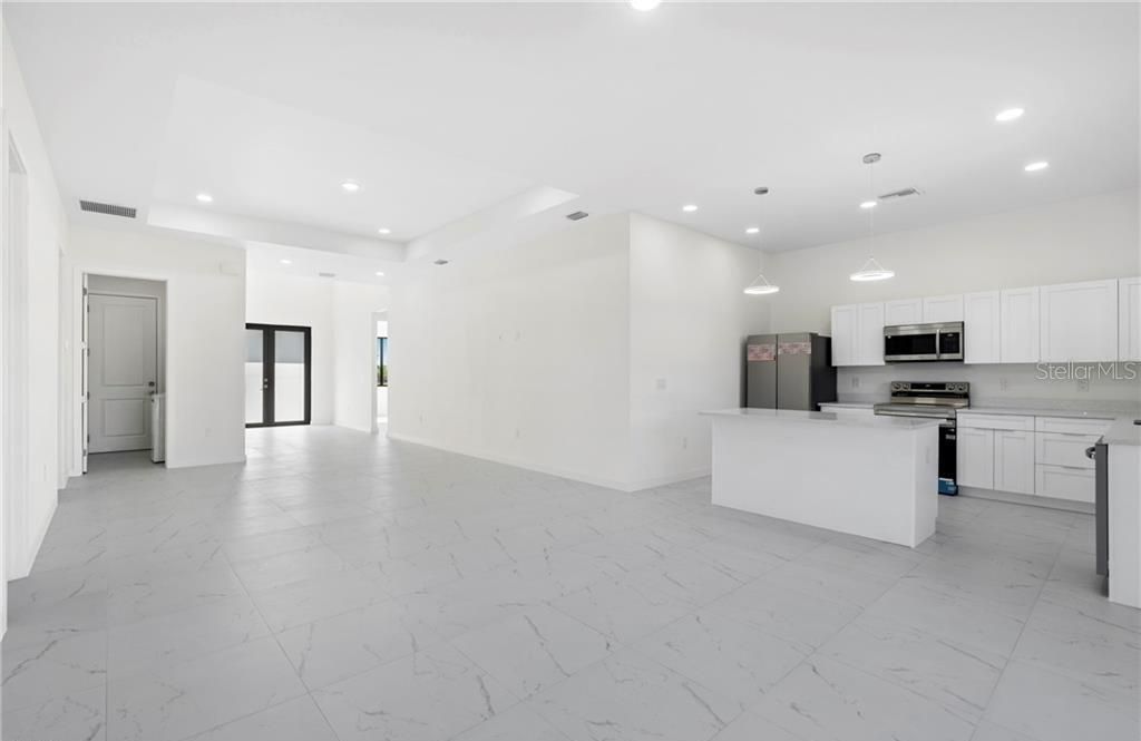 En Venta: $420,000 (4 camas, 3 baños, 1904 Pies cuadrados)