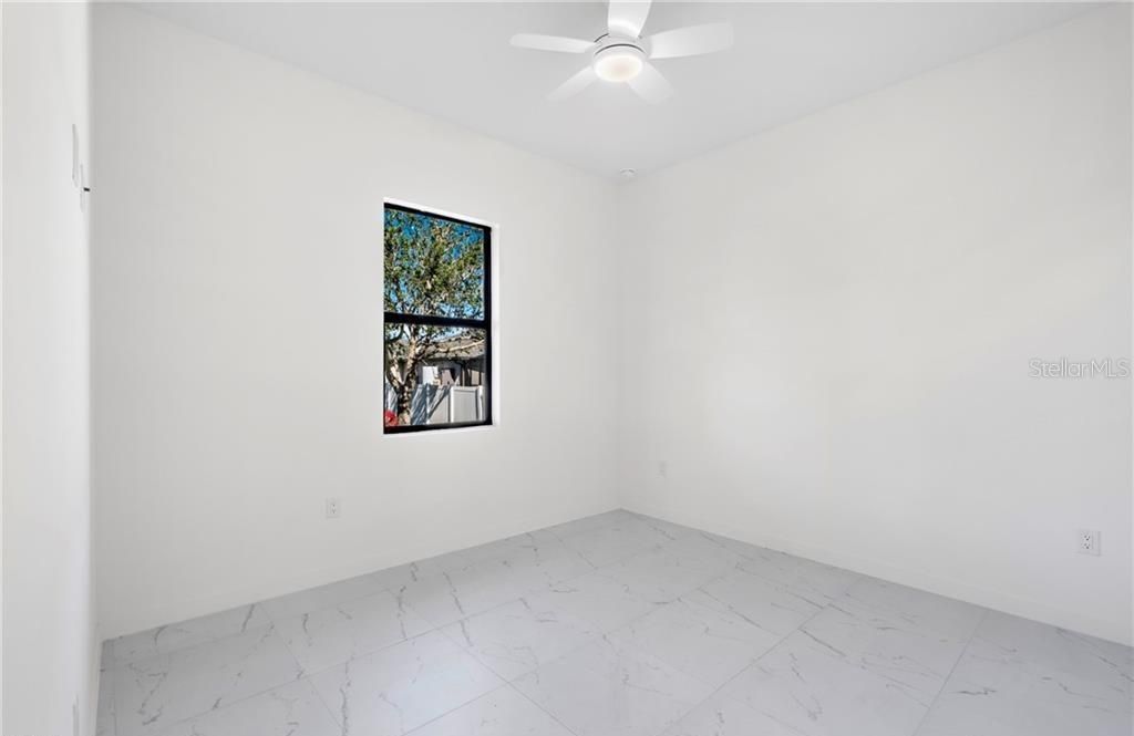 En Venta: $420,000 (4 camas, 3 baños, 1904 Pies cuadrados)