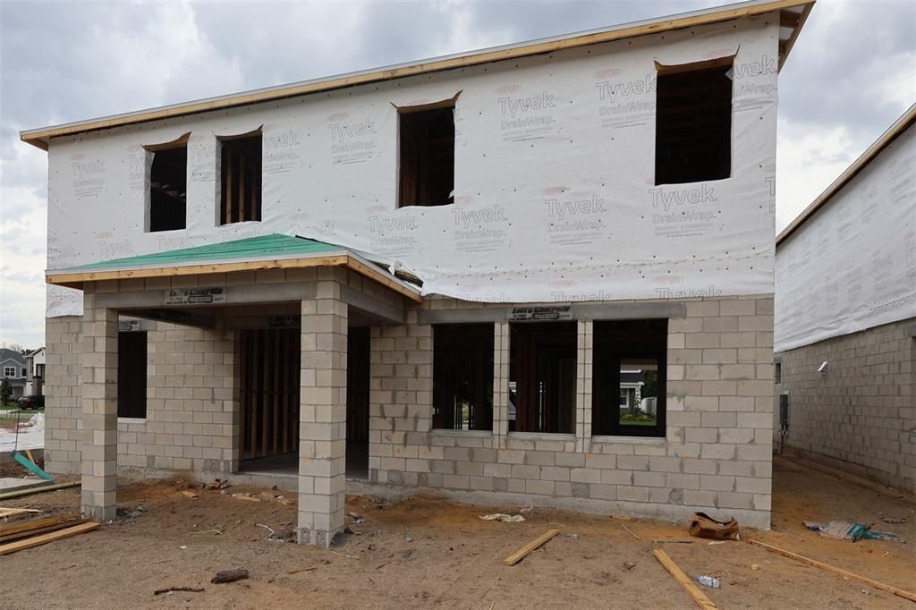 Activo con contrato: $639,990 (5 camas, 3 baños, 3120 Pies cuadrados)
