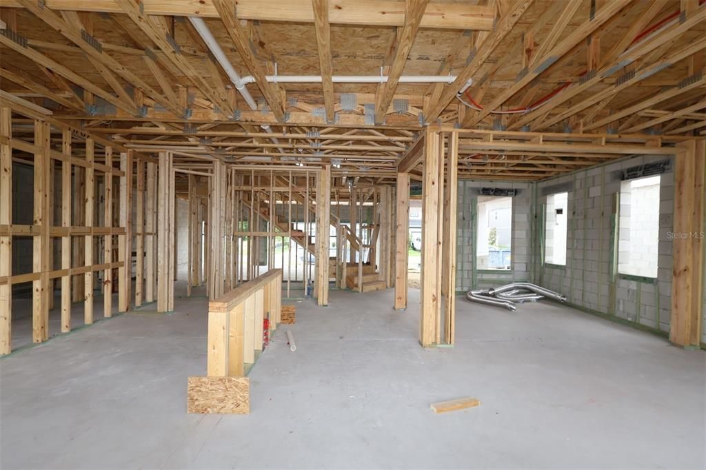 Activo con contrato: $639,990 (5 camas, 3 baños, 3120 Pies cuadrados)