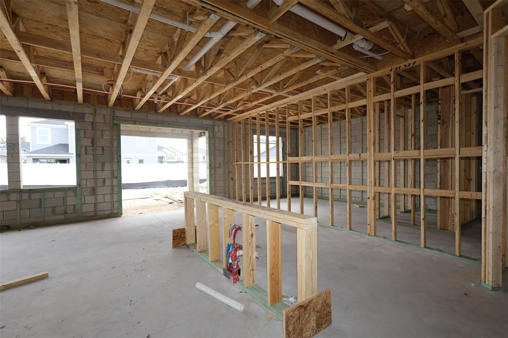 Activo con contrato: $639,990 (5 camas, 3 baños, 3120 Pies cuadrados)