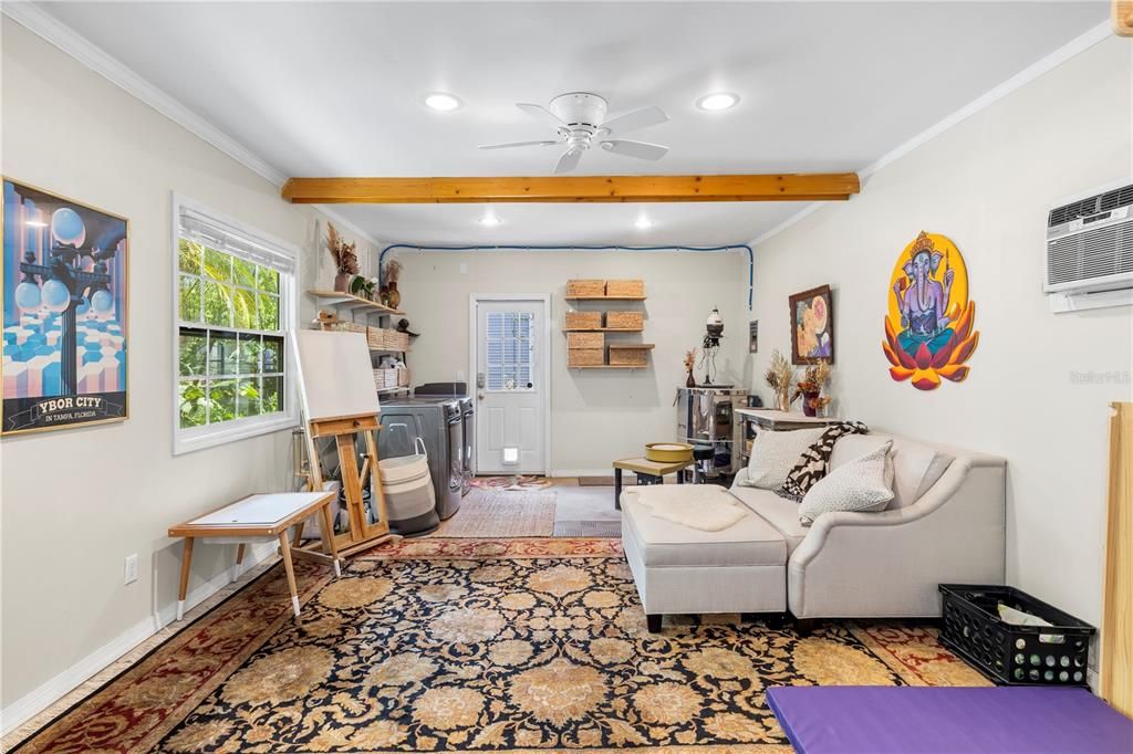 Activo con contrato: $599,000 (3 camas, 2 baños, 1555 Pies cuadrados)