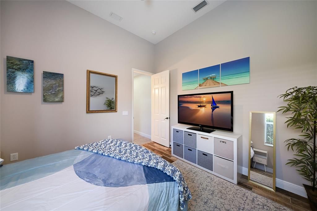 For Sale: $995,000 (5 beds, 4 baths, 4188 Square Feet)