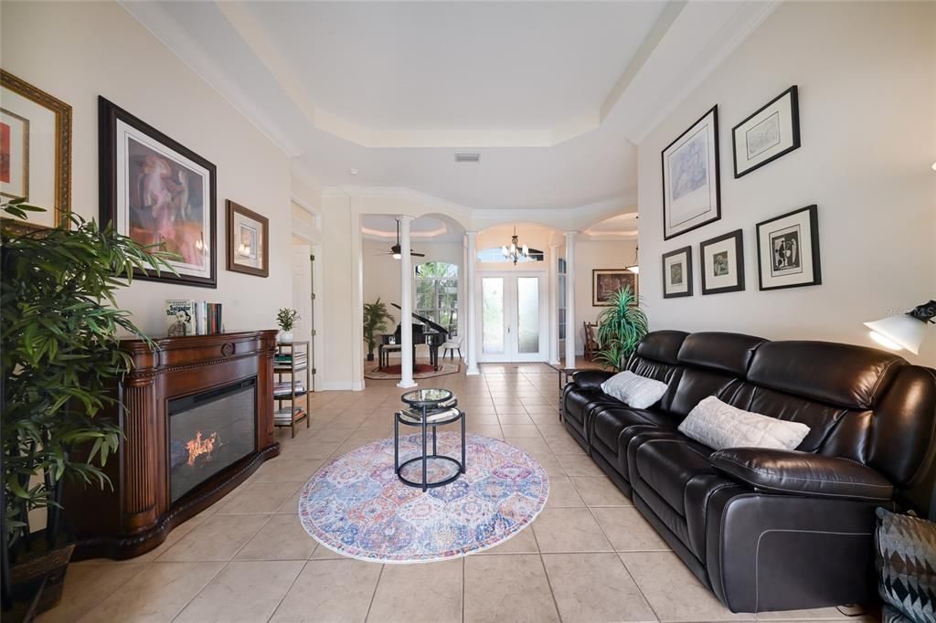 For Sale: $995,000 (5 beds, 4 baths, 4188 Square Feet)